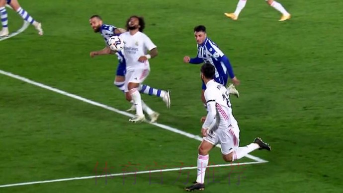 马塞洛申诉被拽头发 主裁:他只是把手放你头发上 马塞洛申诉被拽头发 主裁:他只是把手放你头发上